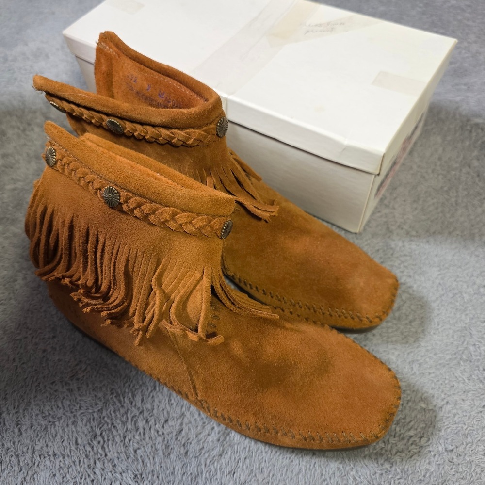 Minnetonka Womens 9 Moccasin Boot Brown Suede Fringe Back Zip Concho 292